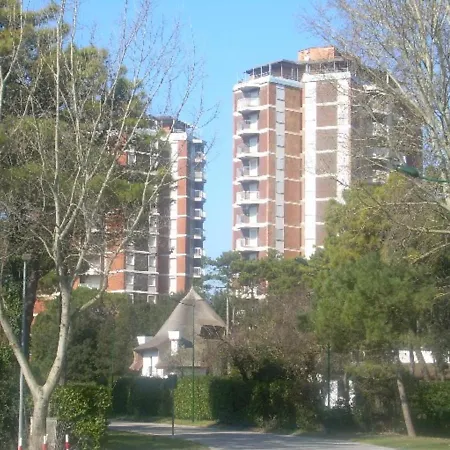 Apartment Two-Bedroom Flat With Beautiful Seaview Balcony Close To The Beach Lignano Sabbiadoro