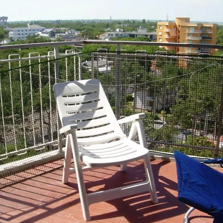 Two-Bedroom Flat With Beautiful Seaview Balcony Close To The Beach Apartment Lignano Sabbiadoro